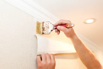 Pose de papier peint à Puycalvel — revêtements muraux et toiles de verre